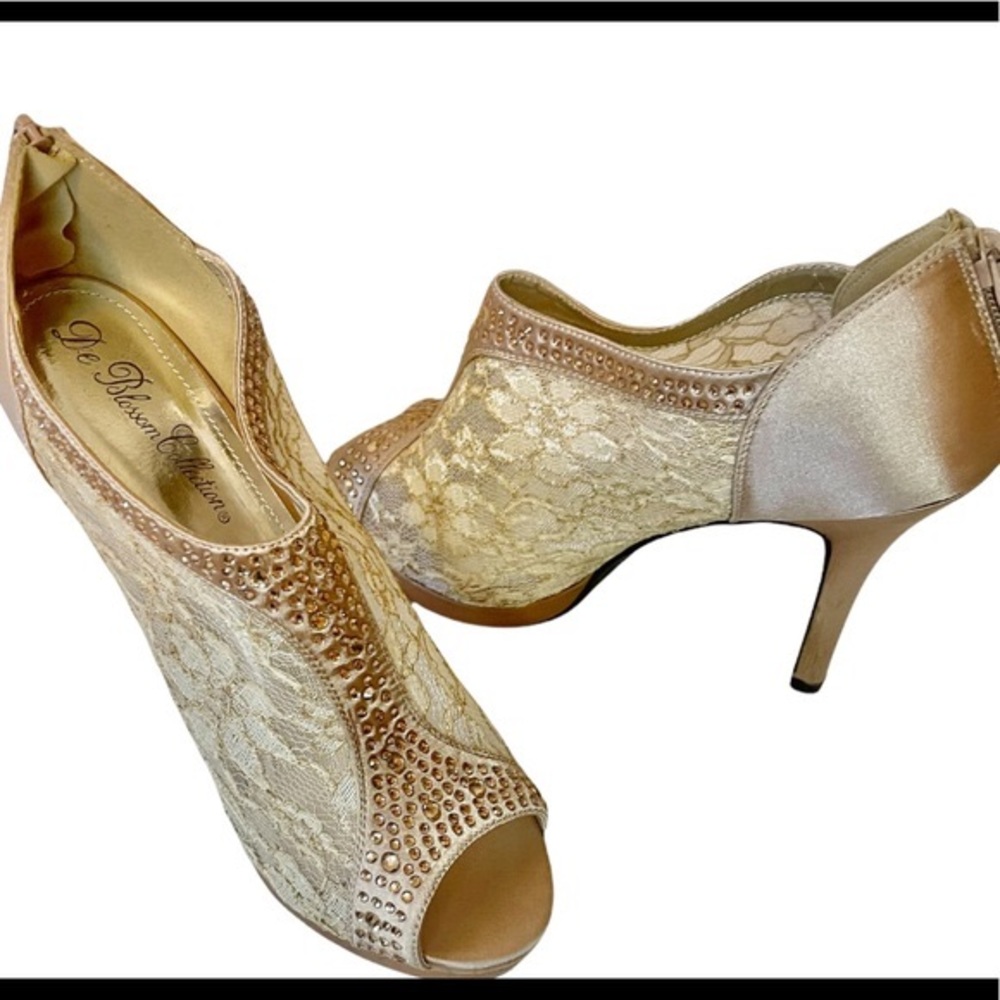 DE BLOSSOM COLLECTION - Yael 09 Embellished Peep Toe Lace Heels. Size 10